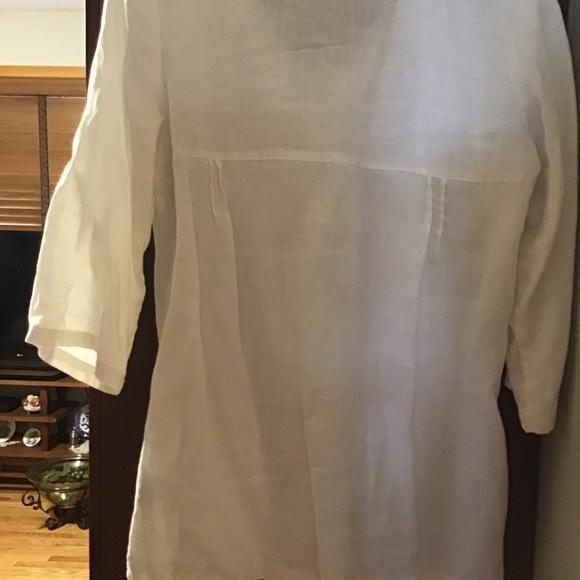 White linen blouse - Picture 3 of 3